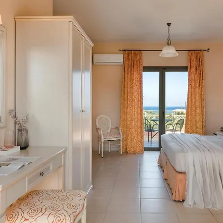 Crystal Palace - Luce Hotel