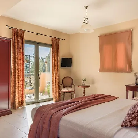 Crystal Palace - Luce Hotel