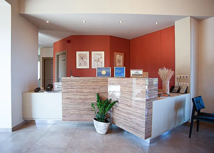 Crystal Palace - Luce Hotel *